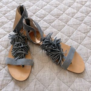 Blue suede summer sandals with tassel design